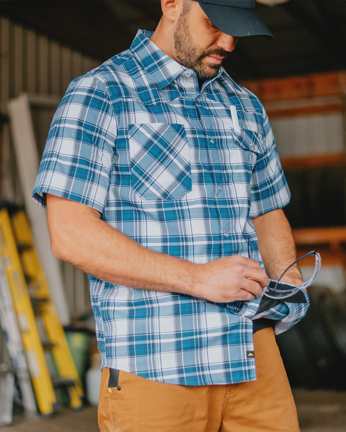 Camisa Ocidental Leve em Modelo
